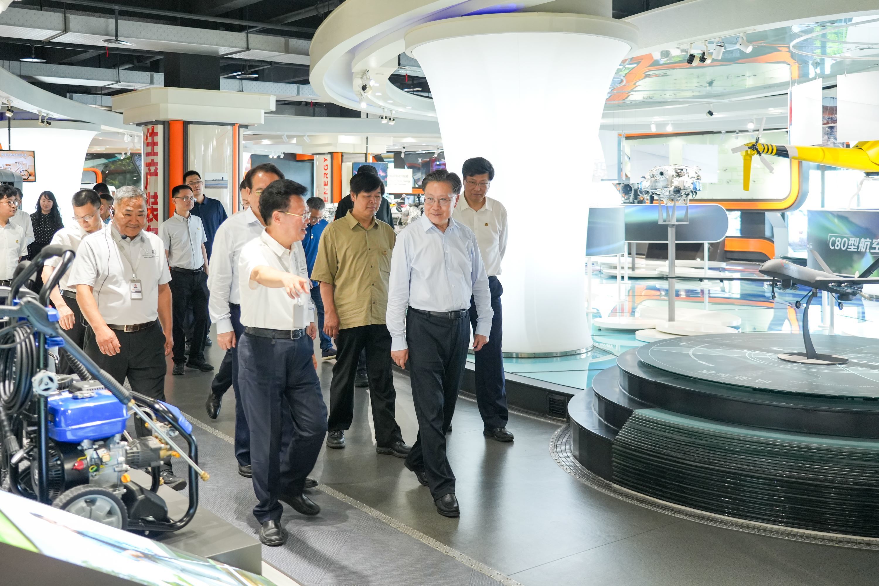 全国人大常委会副委员长王东明视察宗申集团