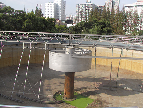 XZBG, XNBS, and XNG peripheral drive sludge scrapers and thickeners