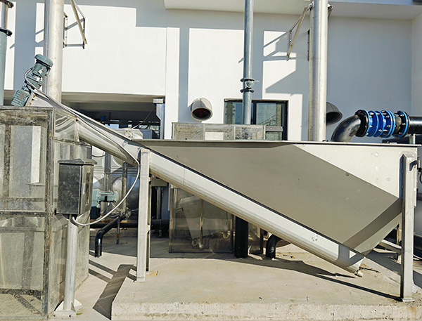 XSF and XLCF type helical sand (coarse particle) water separator