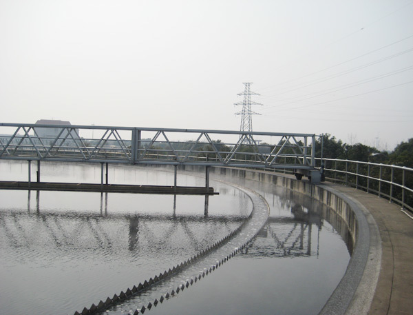 XZBG, XNBS, and XNG peripheral drive sludge scrapers and thickeners
