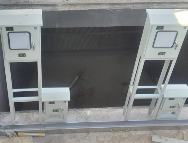 XPLS and XPLW type flat bar screens and grids