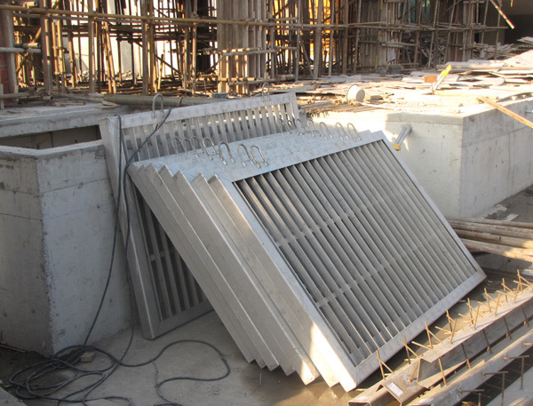 XPLS and XPLW type flat bar screens and grids