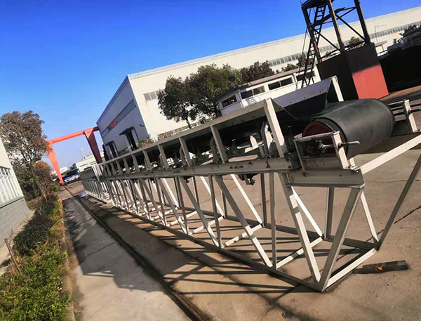 皮帶輸送機(jī) 皮帶輸送機(jī)