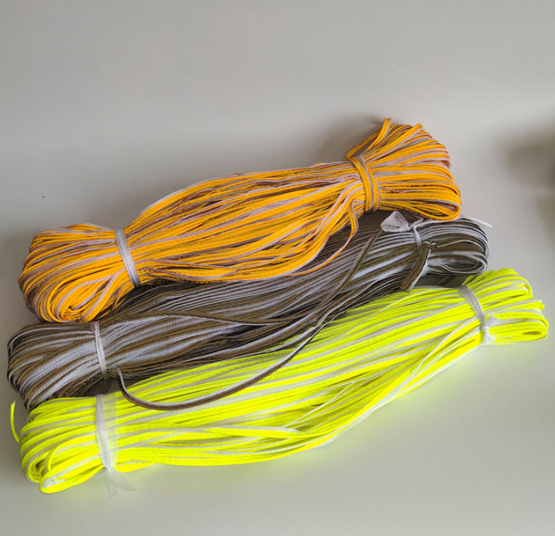 The application of reflective lines and reflective materials in nighttime warnings The application of reflective lines and reflective materials in nighttime warnings