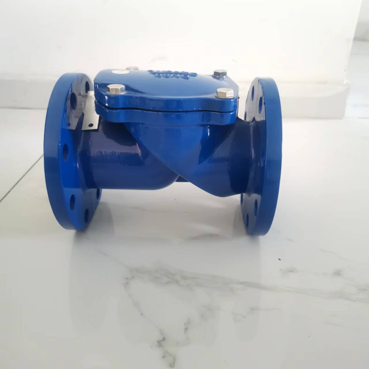 What is the difference between rubber flap check valve and swing check valve?