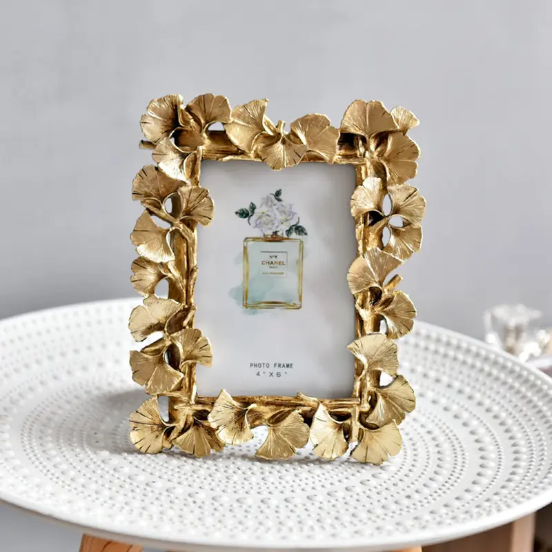Gold Ginkgo Leaf Frame European Creative Wedding Dress Photo Retro Bedroom Set up Statue Frame Decoration Ornament