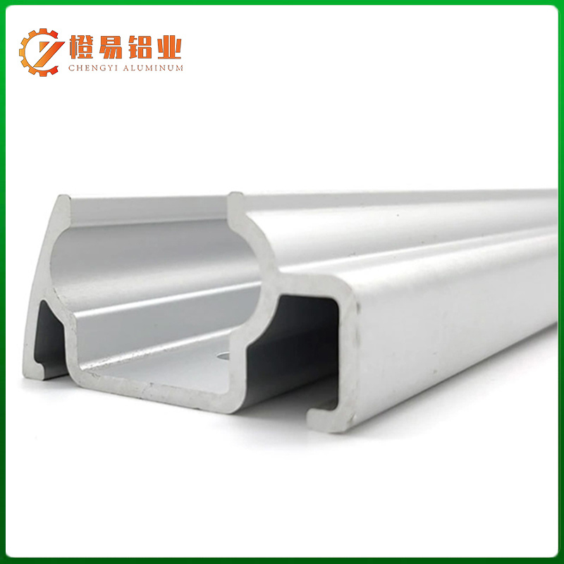 Custom-made aluminum extrusion for shelf support