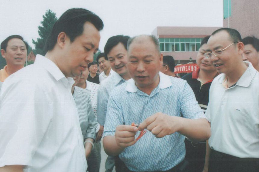 时任北京市副市长陆昊考察东信烟花 时任北京市副市长陆昊考察东信烟花