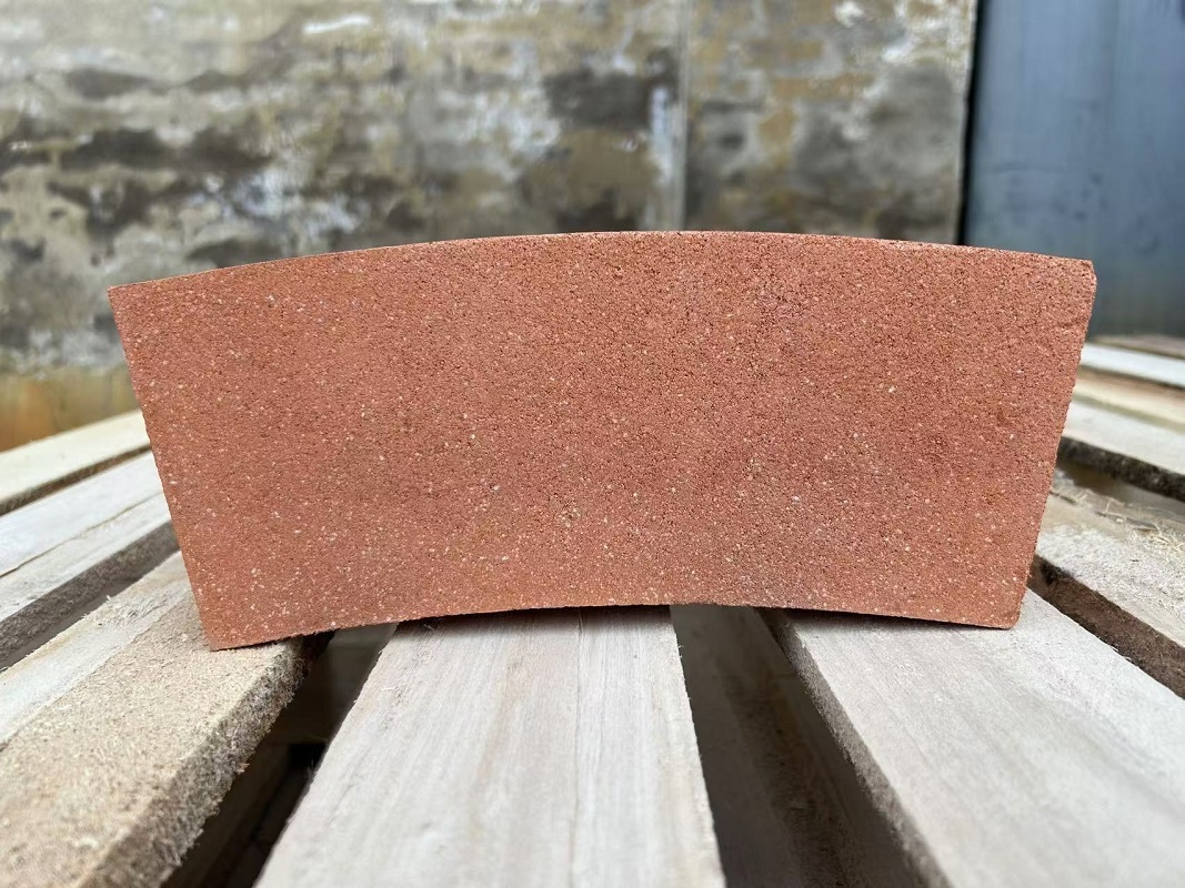 Clay insulating refractory bricks
