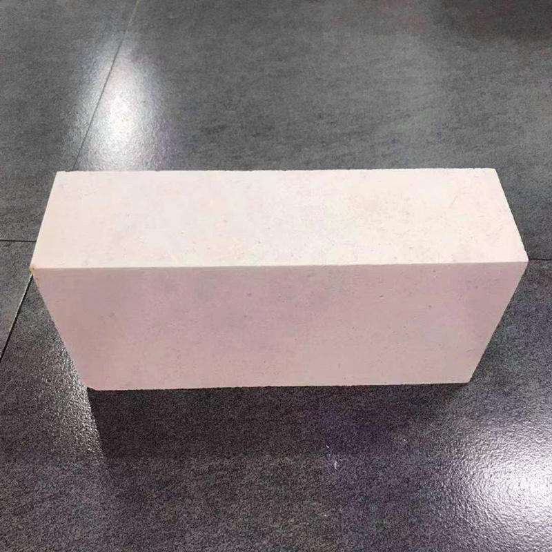 Corundum mullite bricks