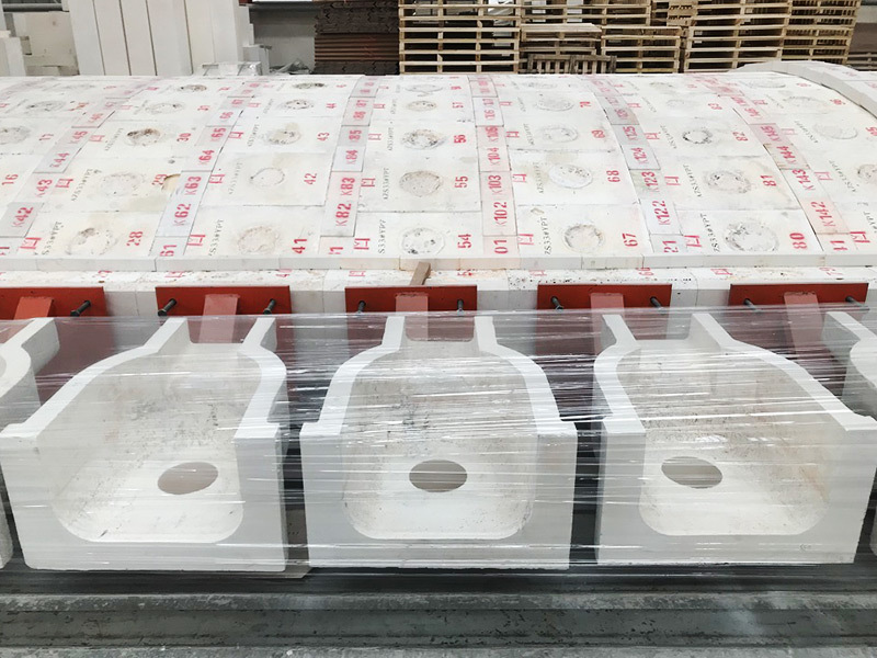 Fused α-β corundum bricks