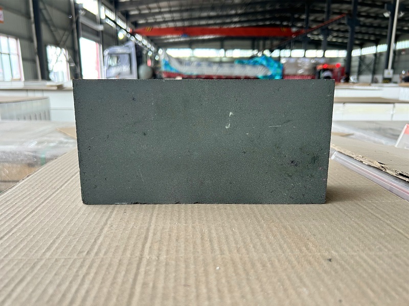 Chrome corundum bricks