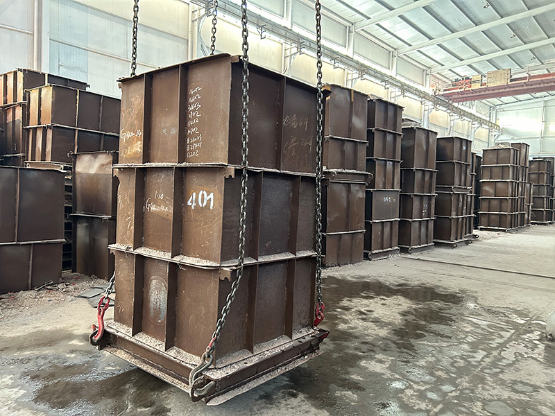 Fused zirconium corundum brick production workshop