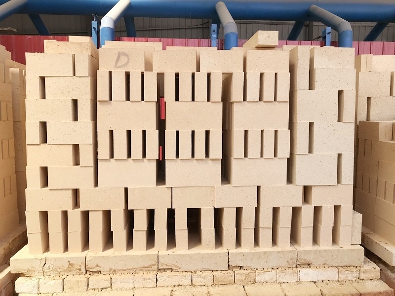 Low creep clay bricks