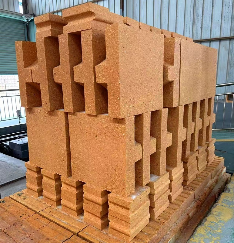 Clay refractory bricks for resistance furnaces
