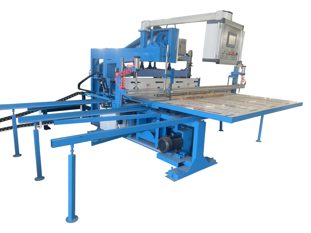 Automatic cutting machine for honeycomb board