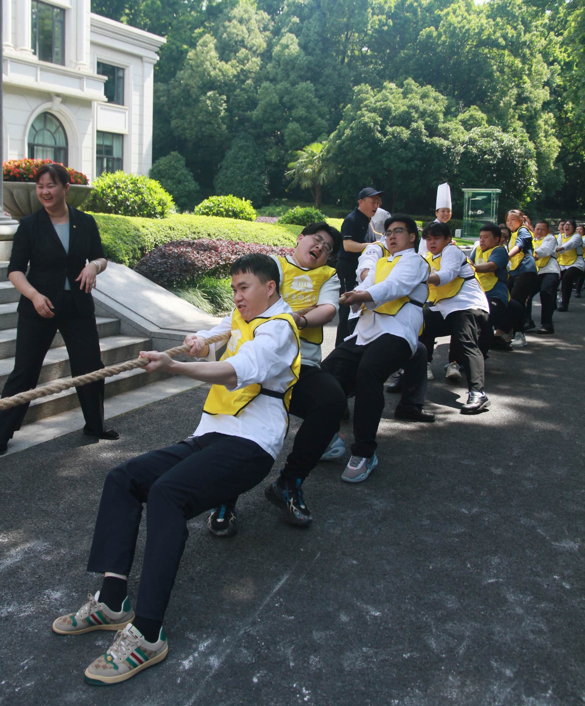 “同心同力，再创辉煌” 南京东郊国宾馆 举行第十届职工拔河比赛