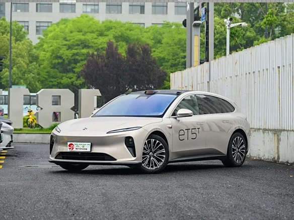 NIO ET5T