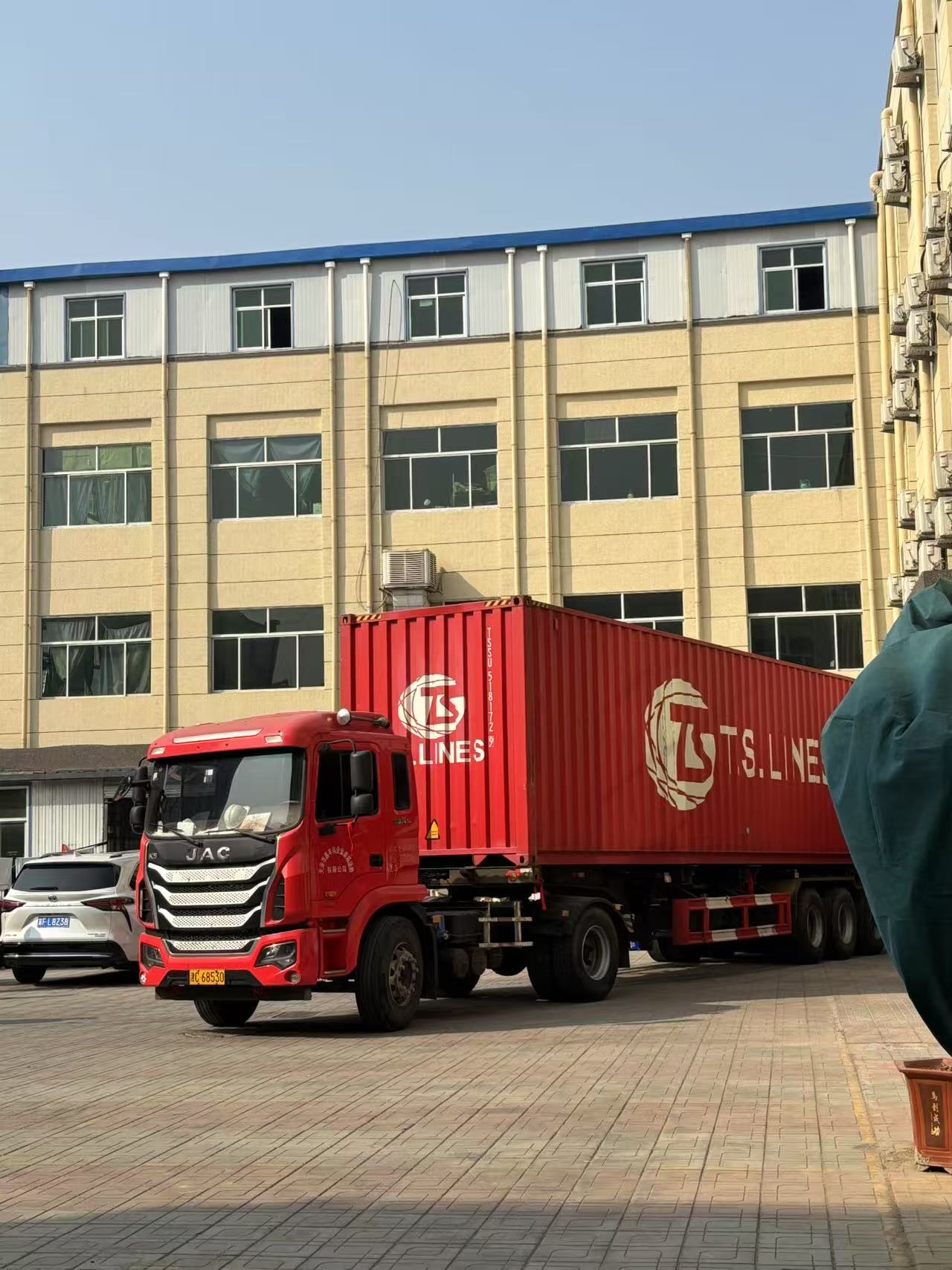 Detailed explanation of the process of loading truck cabinets: from start to finish