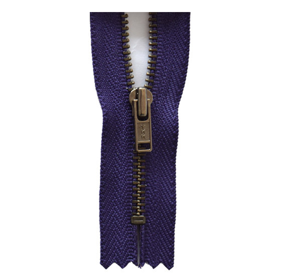 No. 3 gun color closed tail zipper