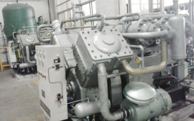 Bottle blowing series compressor