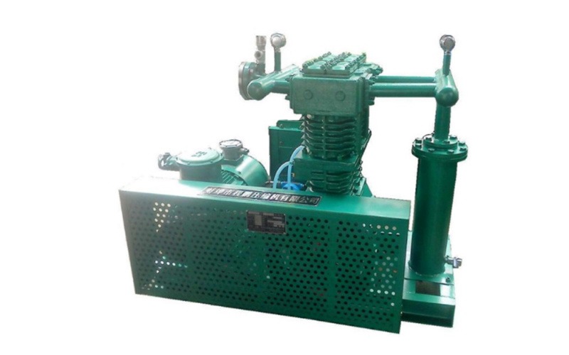 Refrigerant recovery compressor
