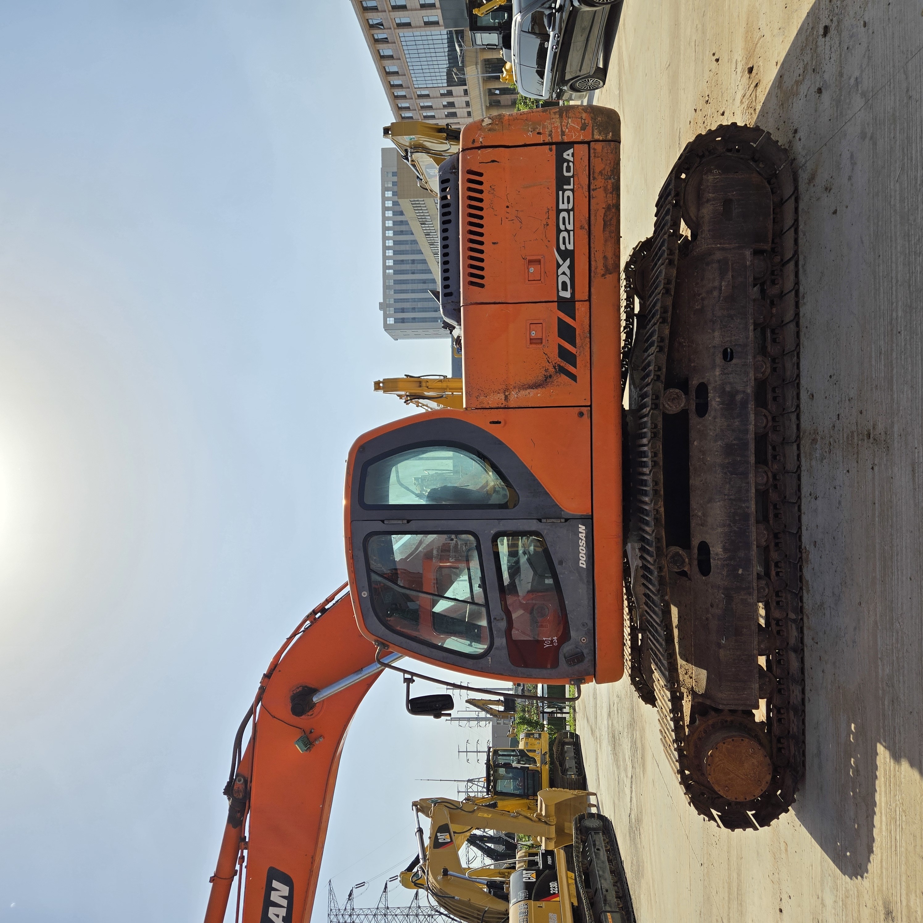 used original doosan dx225lca excavators dx225lca dx225lc in low working hours cheap for sale