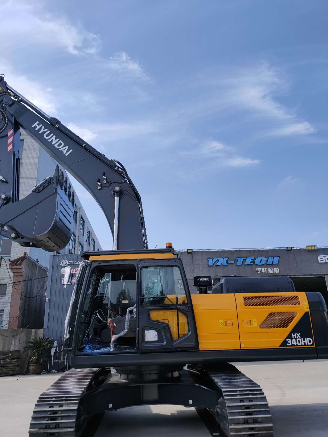 Factory direct sales new hyundai 340 wholesale price machine new hyundai HX340HD Excavator in stock for sale