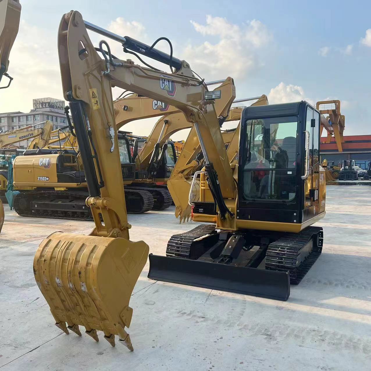 Used mini Caterpillar CAT 306E2 306E excavator rubber tracked CAT 304 CAT306 CAT 307 305E small secondhand digger with dozer