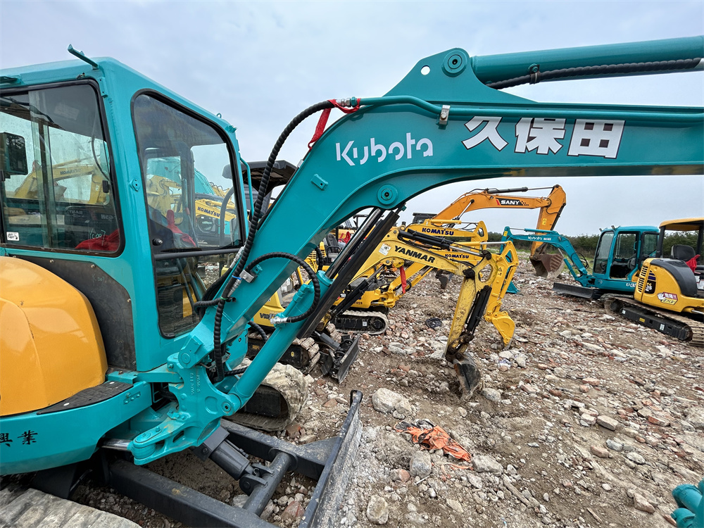 KUBOTA   KX135