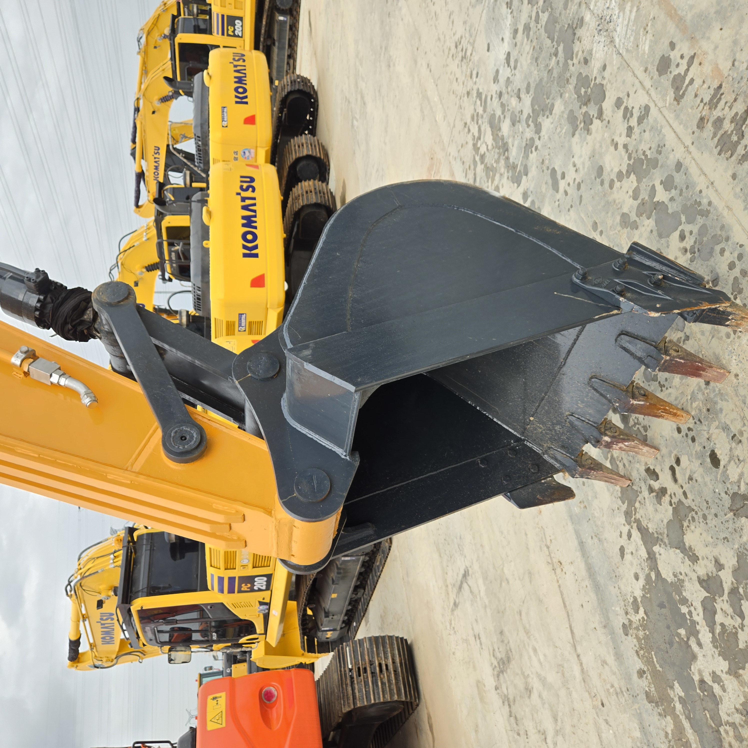 cummins engine hydraulic crawler used excavators hyundai 220-9s/210-9s/210/r210/210 lc -7/r-210/210s excavator sell by owner