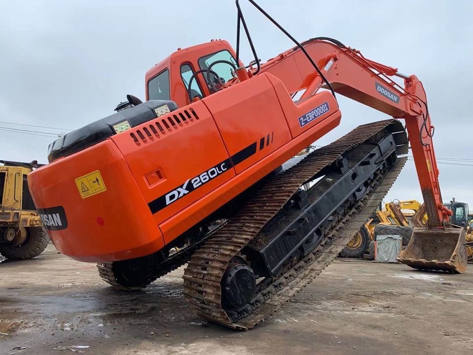 Used DOOSAN DX260LC Large excavator machine Doosan DX260 second hand digger 26ton doosan 260 used excavator machine for sale