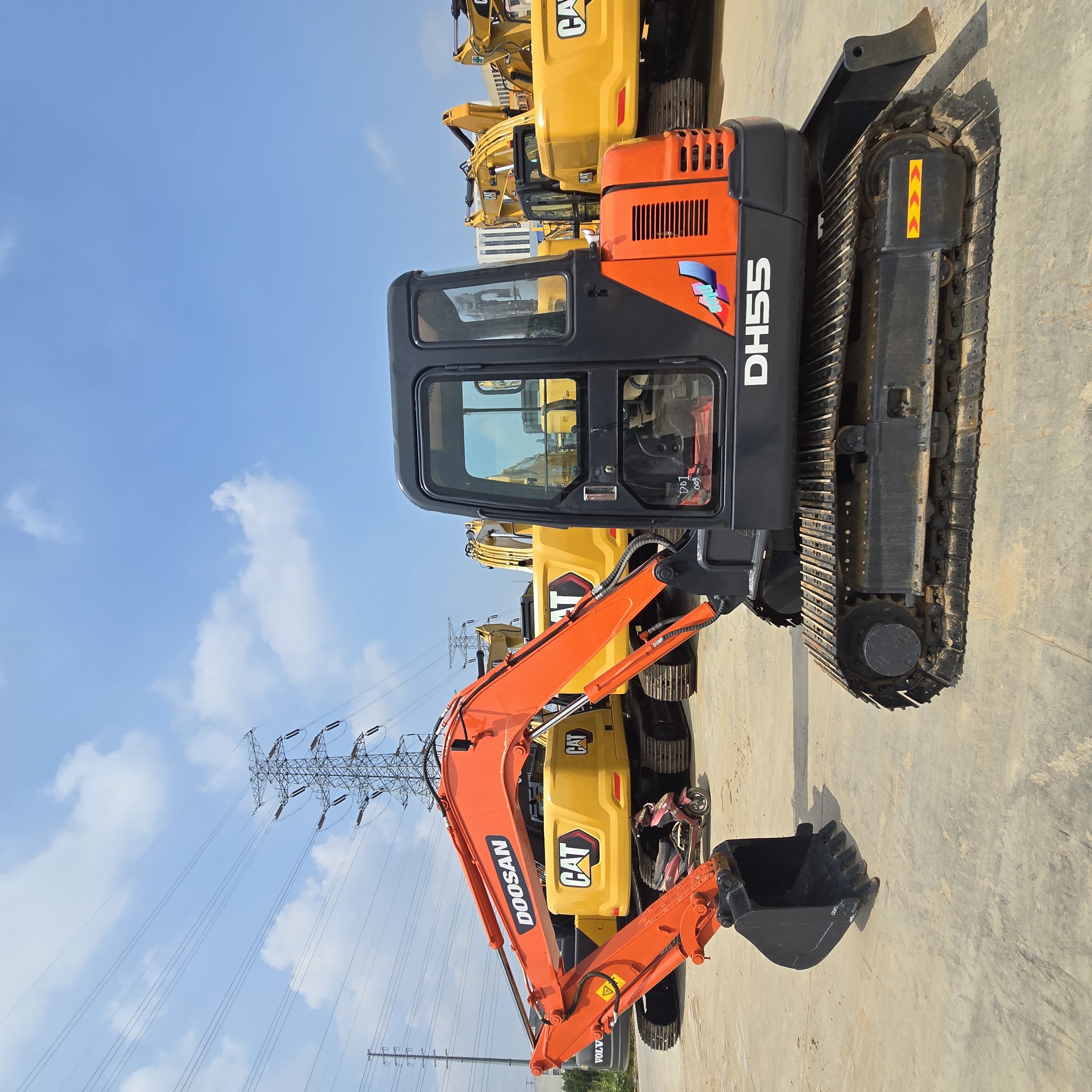 Hydraulic Construction Machine DOOSAN DH55 Good Efficiency Second-hand Excavator Good Performance Low Price for Sale China