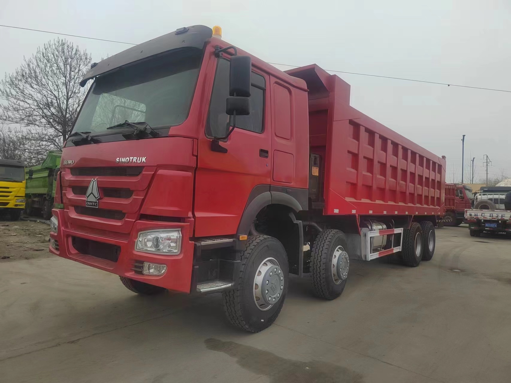 Sinotruck Howo Used 8*4 12wheels Dump Truck for sale Africa