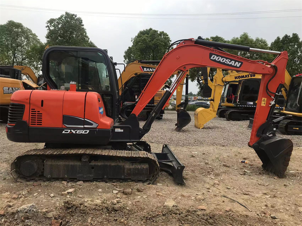 DOOSAN DX60