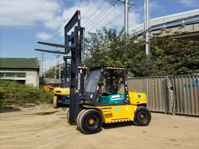 Komatsu FD70