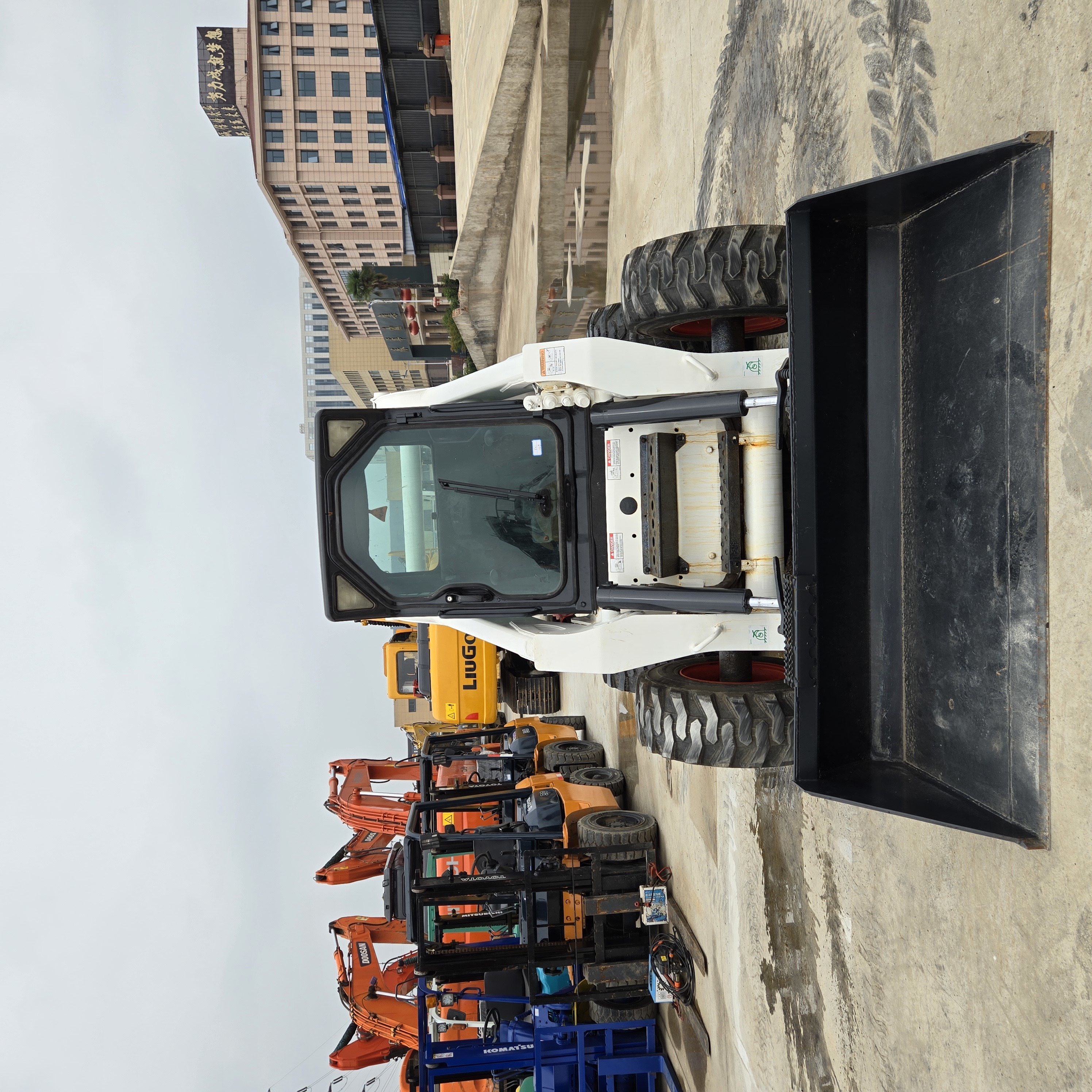 Used Bobcat Mini Skid Steer Loader S300 Front Loader Used Small Bobcat Skid Steer Loader Bobcat S300 /s450 cheap price /s550