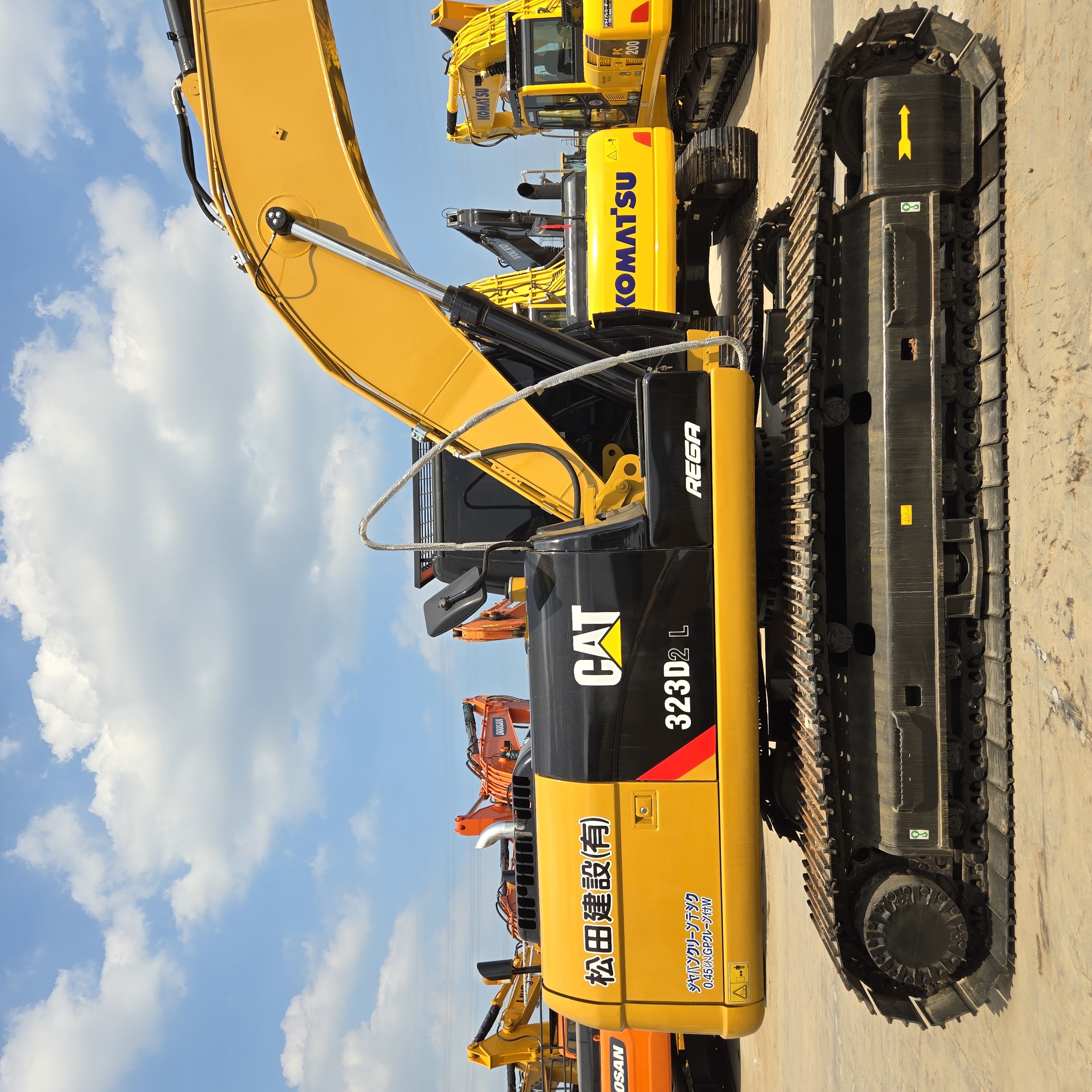 used excavator CAT 330d2 323D2 326D2 326D2 326D2L 326DL 325D 329D 330D 320D excavator, multifunction mine excavator used CAT323