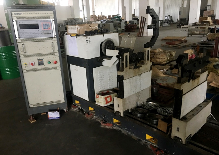 Dynamic Balancing Machine
