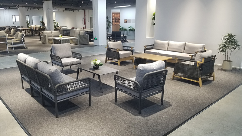 SHOWROOM2