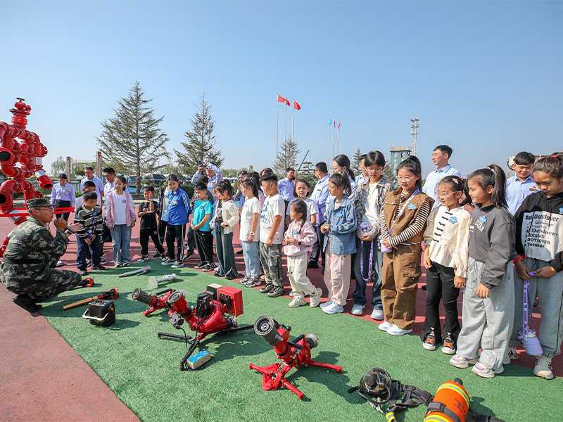 A Beautiful Meeting with Industry | Xinhai Holding Group Organized "Parent-Child Garden" Activities