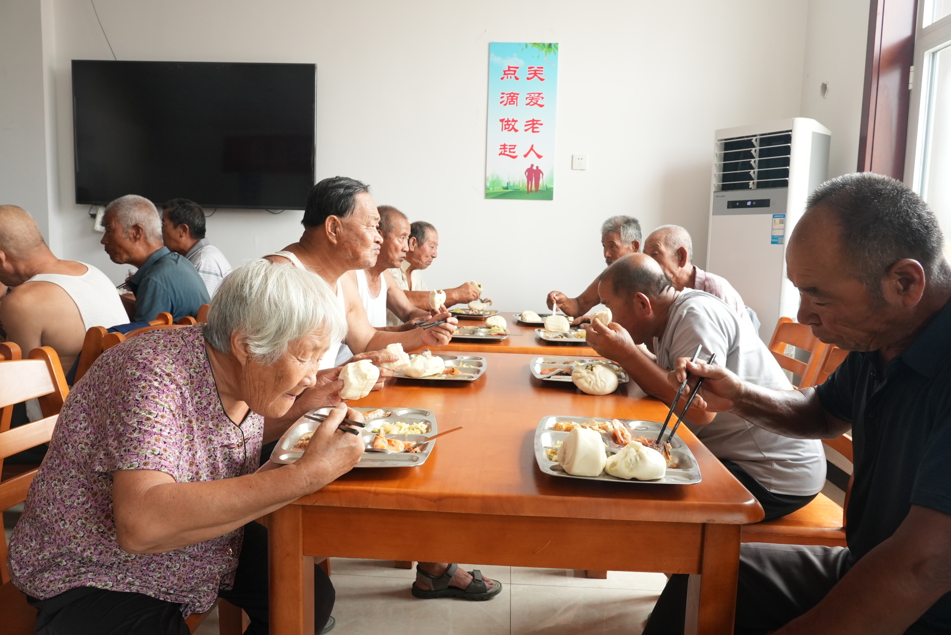 Nandagang Industrial Park Maying Village Respect for the Elderly Canteen officially opened