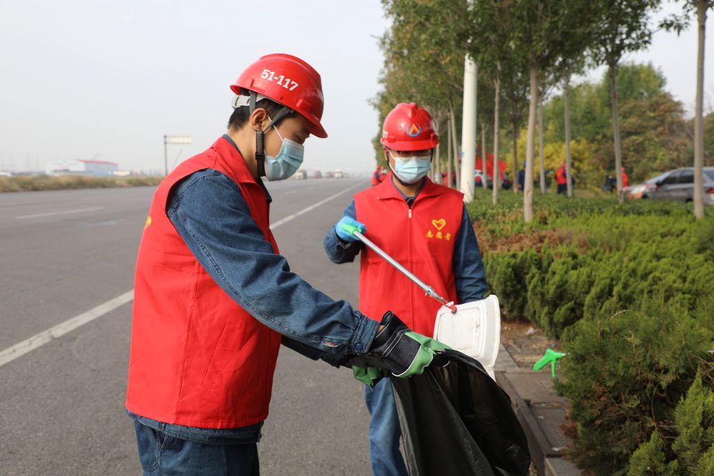 Xinhai Party Committee Launching "Welcome to the Twenty Volunteers I Go First" Sanitary Cleanup Activities