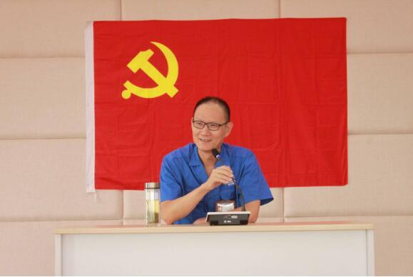 跟共產黨走，做合格黨員
