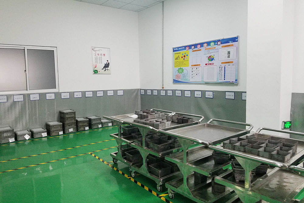 Inspection room for semi-finished products