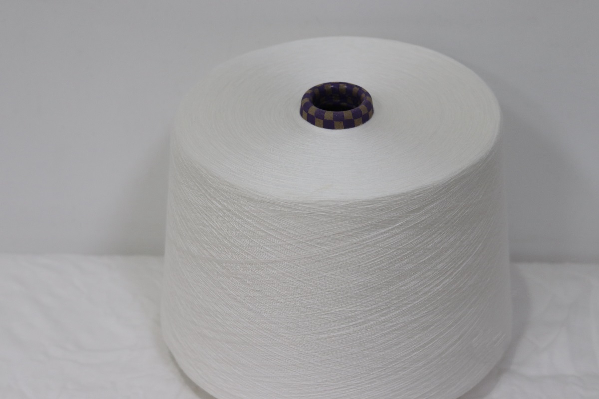 flame-retardant polyester yarn