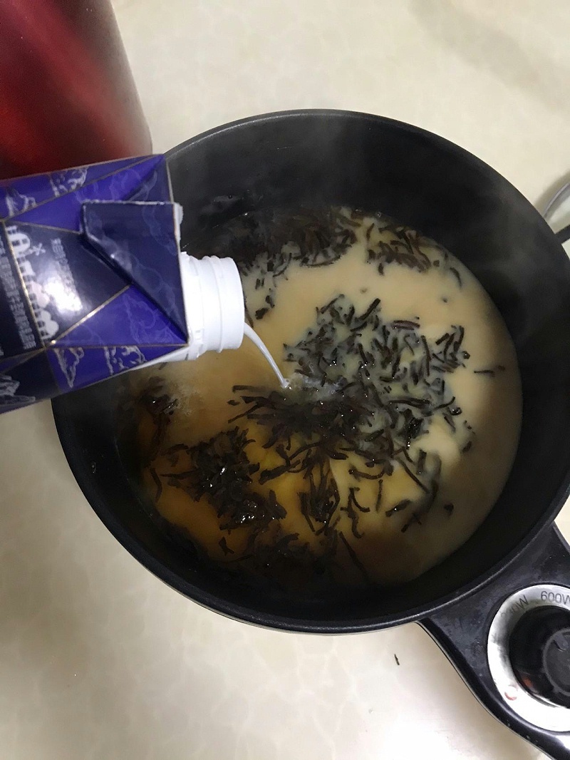 外卖奶茶还是自制奶茶？蜜蜂牌教你轻松做奶茶