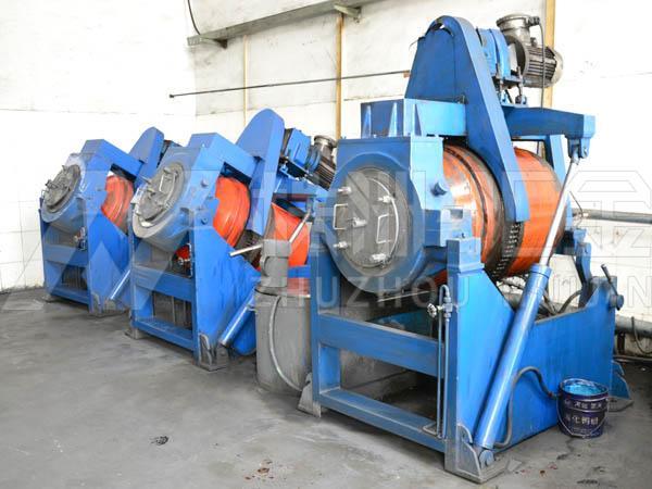 Wet-grinding machine Wet-grinding machine