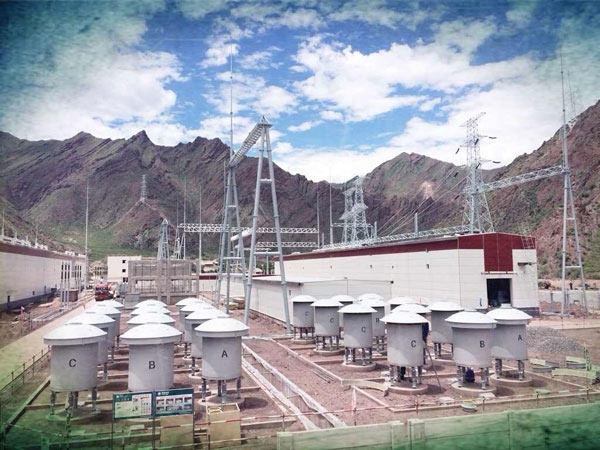 Reactor operating in newly-built engineering of 500kV substation in Changdu, Tibet