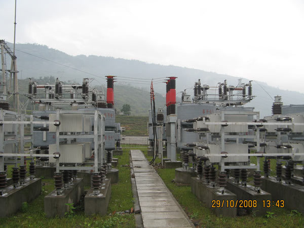 TCR-type SVC static dynamic reactive compensation device operating in the Dadu River in Sichuan